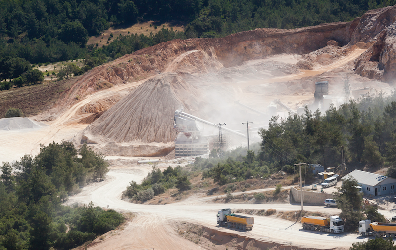 矿山深夜盗采屡禁不止？思通数科AI监控系统让偷采痕迹无所遁形